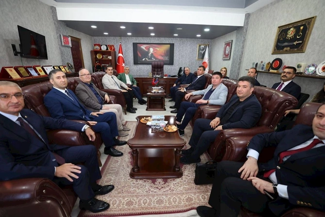 Kamran Əliyev Qarsda görüşlər keçirib — FOTOLAR Kamran Əliyev Qarsda görüşlər keçirib — FOTOLAR