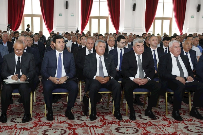 Qubada aqrar sahədə yeni Dövlət Proqramının müzakirəsi ilə bağlı regional müşavirə keçirilib — FOTOLAR
