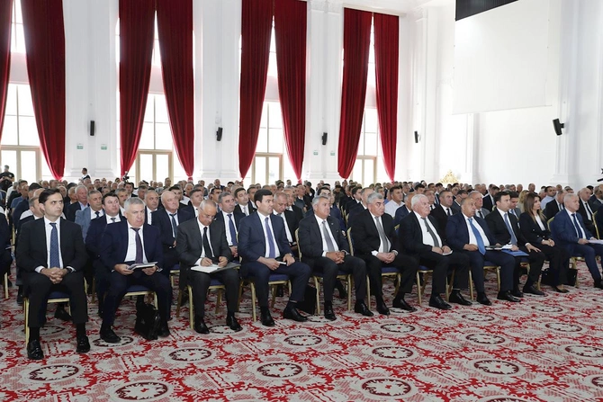 Qubada aqrar sahədə yeni Dövlət Proqramının müzakirəsi ilə bağlı regional müşavirə keçirilib — FOTOLAR