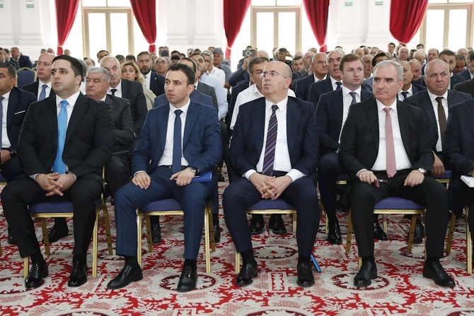 Qubada aqrar sahədə yeni Dövlət Proqramının müzakirəsi ilə bağlı regional müşavirə keçirilib — FOTOLAR