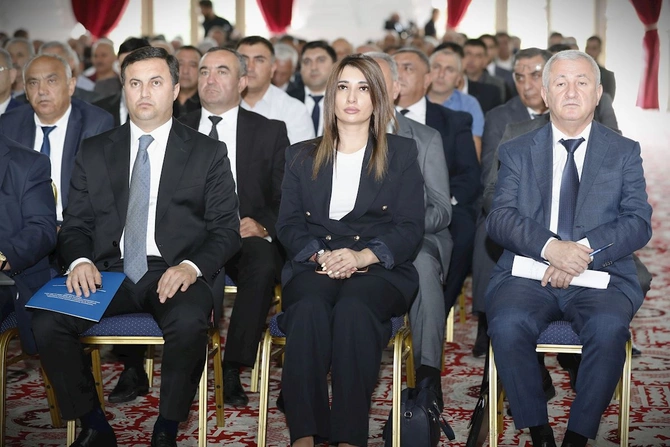 Qubada aqrar sahədə yeni Dövlət Proqramının müzakirəsi ilə bağlı regional müşavirə keçirilib — FOTOLAR
