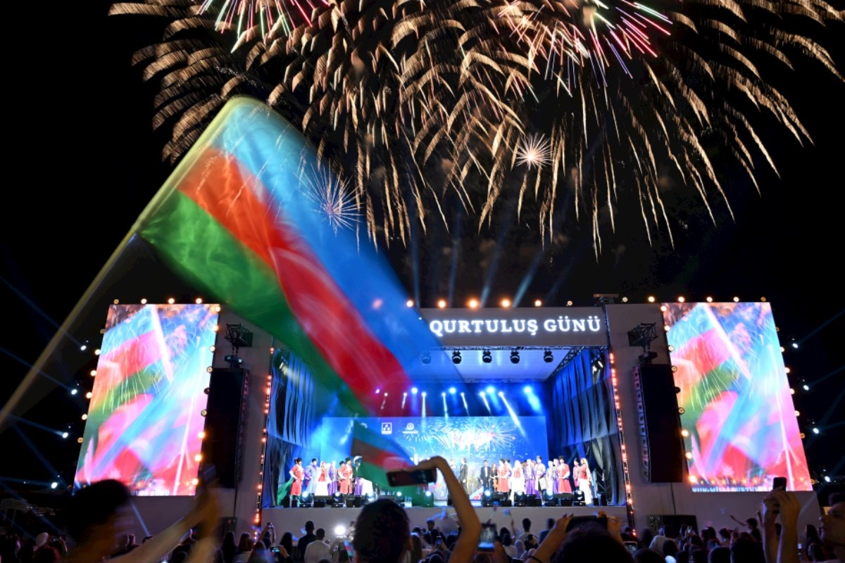 Bakıda Milli Qurtuluş Gününə həsr olunan bayram konserti — FOTOLAR