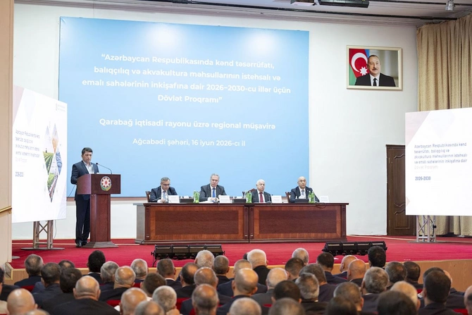 Ağcabədidə aqrar sahədə yeni Dövlət Proqramının müzakirəsi ilə bağlı regional müşavirə keçirilib — FOTOLAR