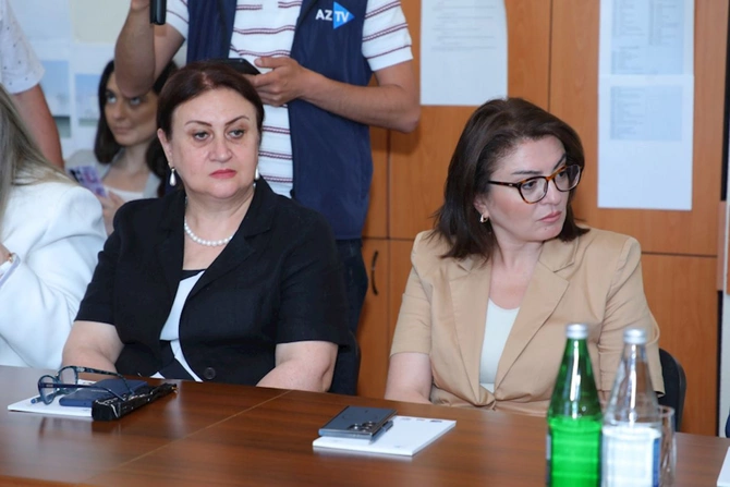 “Mediada Azərbaycan dili” proqramının yekun mərhələsi təşkil olunub — FOTOLAR “Mediada Azərbaycan dili” proqramının yekun mərhələsi təşkil olunub — FOTOLAR