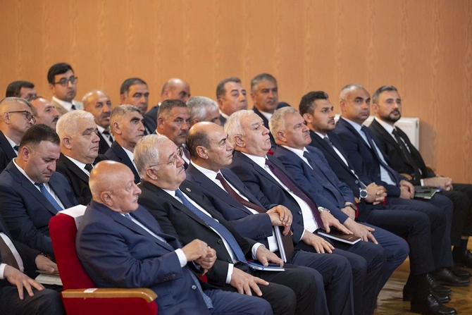 Ağcabədidə aqrar sahədə yeni Dövlət Proqramının müzakirəsi ilə bağlı regional müşavirə keçirilib — FOTOLAR