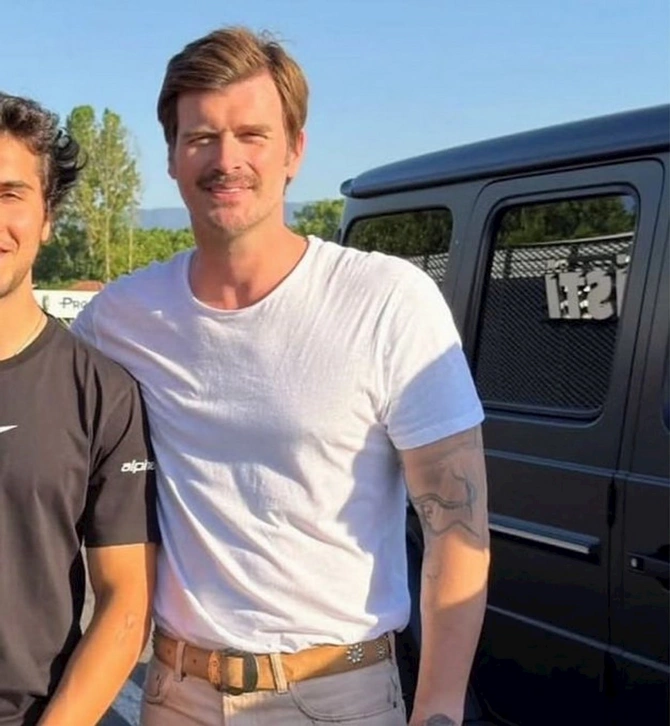 Kıvanç Tatlıtuğun yeni imici diqqət çəkdi — FOTO