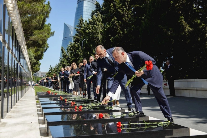 Səhiyyə Nazirliyi Tibb İşçilərinin Peşə Bayramı Gününü qeyd edib — FOTOLAR Səhiyyə Nazirliyi Tibb İşçilərinin Peşə Bayramı Gününü qeyd edib — FOTOLAR
