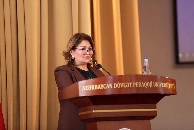 İsveçli rejissorun Qərbi Azərbaycana həsr edilmiş filmi ADPU-da təqdim olunub — FOTOLAR İsveçli rejissorun Qərbi Azərbaycana həsr edilmiş filmi ADPU-da təqdim olunub — FOTOLAR
