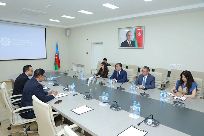 MEDİA-da İƏT-in Xəbər Agentlikləri Birliyinin baş direktoru ilə görüş keçirildi — FOTOLAR