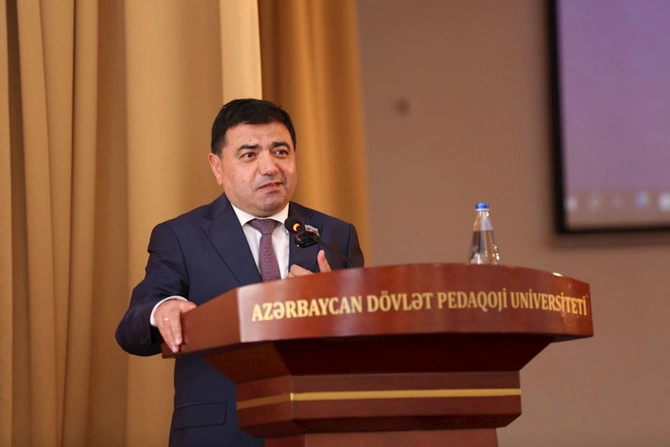 İsveçli rejissorun Qərbi Azərbaycana həsr edilmiş filmi ADPU-da təqdim olunub — FOTOLAR İsveçli rejissorun Qərbi Azərbaycana həsr edilmiş filmi ADPU-da təqdim olunub — FOTOLAR