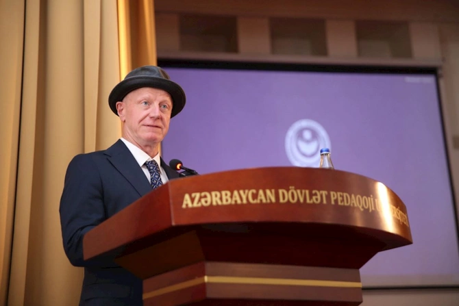 İsveçli rejissorun Qərbi Azərbaycana həsr edilmiş filmi ADPU-da təqdim olunub — FOTOLAR İsveçli rejissorun Qərbi Azərbaycana həsr edilmiş filmi ADPU-da təqdim olunub — FOTOLAR