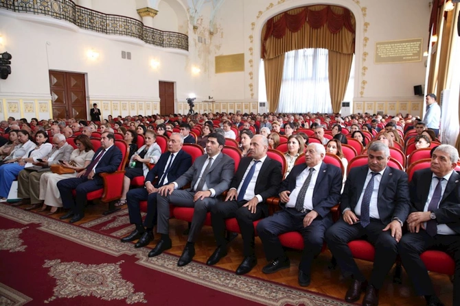 İsveçli rejissorun Qərbi Azərbaycana həsr edilmiş filmi ADPU-da təqdim olunub — FOTOLAR İsveçli rejissorun Qərbi Azərbaycana həsr edilmiş filmi ADPU-da təqdim olunub — FOTOLAR