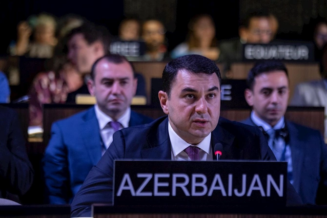 Azərbaycan 2003-cü il UNESCO Konvensiyasının Baş Assambleyasının 11-ci sessiyasında təmsil olundu — FOTOLAR Azərbaycan 2003-cü il UNESCO Konvensiyasının Baş Assambleyasının 11-ci sessiyasında təmsil olundu — FOTOLAR