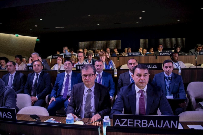 Azərbaycan 2003-cü il UNESCO Konvensiyasının Baş Assambleyasının 11-ci sessiyasında təmsil olundu — FOTOLAR Azərbaycan 2003-cü il UNESCO Konvensiyasının Baş Assambleyasının 11-ci sessiyasında təmsil olundu — FOTOLAR