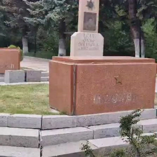 Rusiya Ermənistana etiraz notası verdi — FOTOLAR