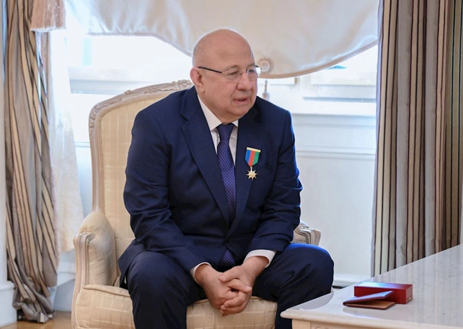 Prezident dağıstanlı siyasətçi Qurban Qurbanova Dostluq ordenini təqdim etdi — FOTOLAR