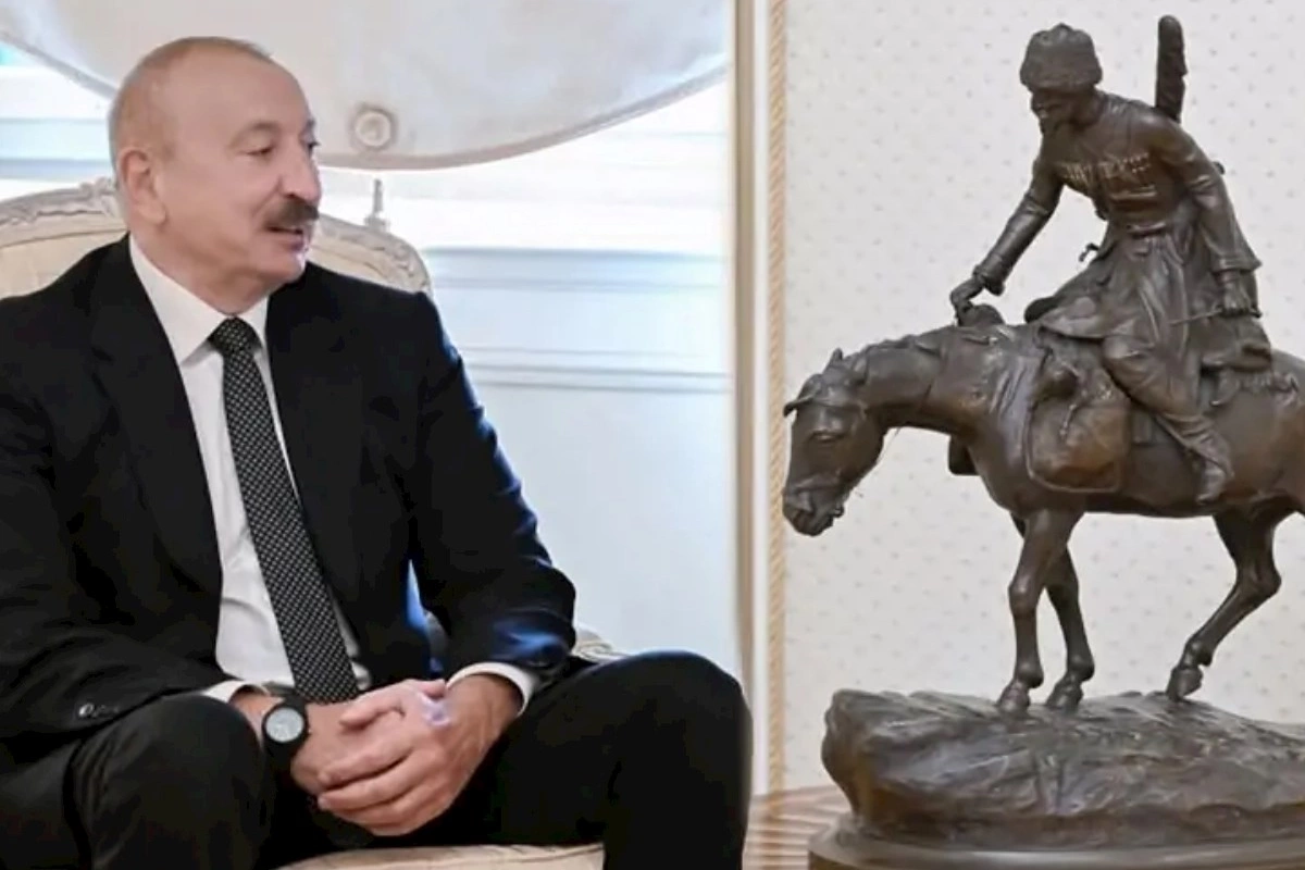 Prezident otağındakı yeganə heykəldən danışdı: Babamın yadigarıdır — FOTOLAR