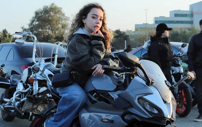 “Kinolardakı driftləri təkrarlamaq istəyirlər” — 16 yaşlılara hansı halda icazə var? (VİDEO/FOTOLAR)