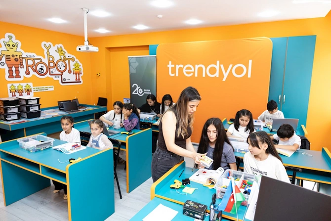 “Trendyol” və “PAŞA Holdinq” Uşaqların Beynəlxalq Müdafiəsi Gününü region məktəbliləri ilə qeyd edib — FOTOLAR “Trendyol” və “PAŞA Holdinq” Uşaqların Beynəlxalq Müdafiəsi Gününü region məktəbliləri ilə qeyd edib — FOTOLAR