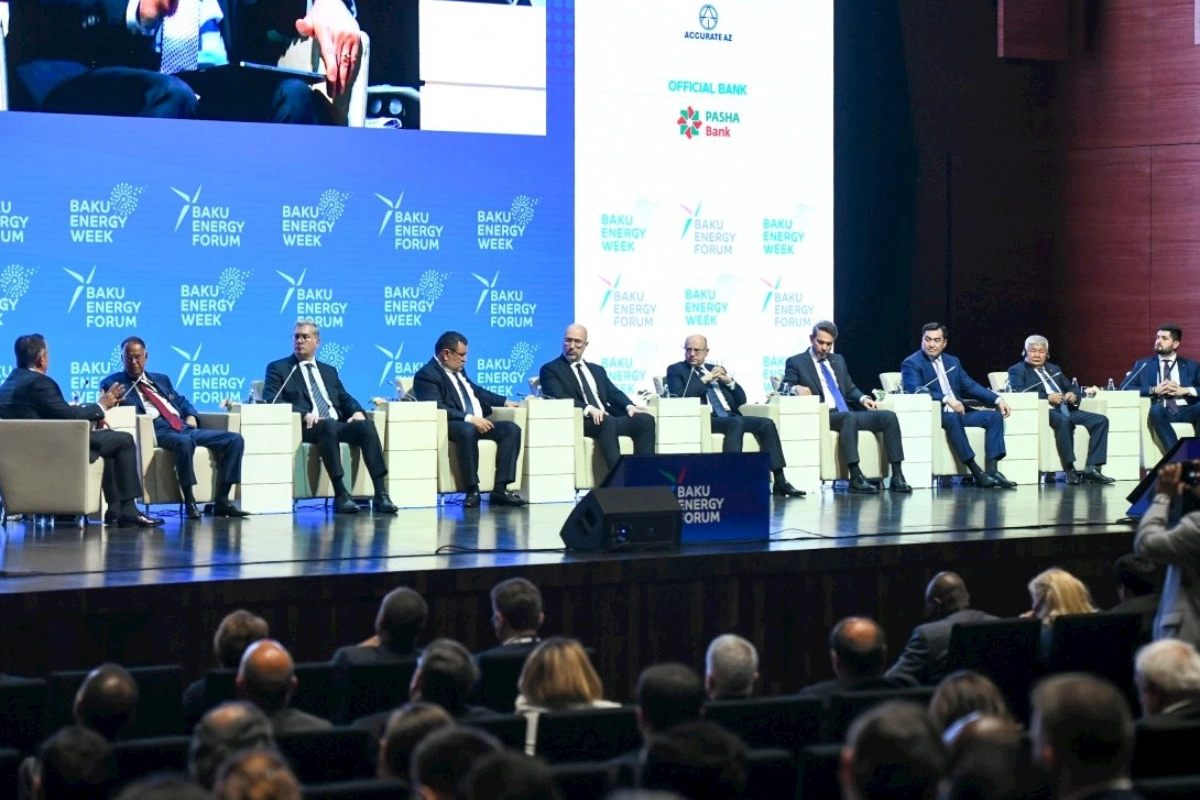 Bakı Enerji Forumunun ikinci günü işinə başladı