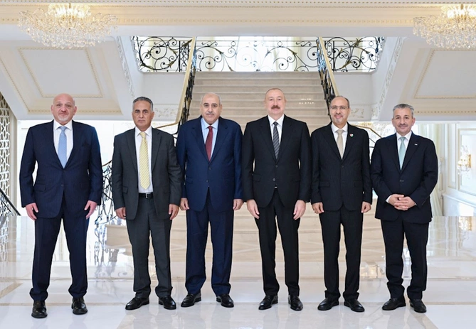 İlham Əliyev İordaniya Haşimilər Krallığı Nümayəndələr Palatasının nümayəndə heyətini qəbul edib — FOTOLAR