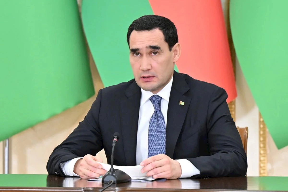 Türkmənistan prezidenti Zəfər parkını ziyarət edib