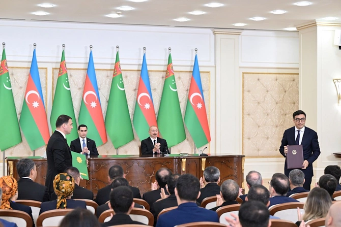 Azərbaycan və Türkmənistan 12 sənədi mübadilə etdi — FOTOLAR (YENİLƏNİB)