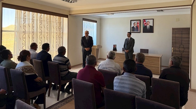 Milli Məclisin deputatı Vüqar Rəhimzadə Culfada seçiciləri ilə növbəti görüşlərini keçirib — FOTOLAR Milli Məclisin deputatı Vüqar Rəhimzadə Culfada seçiciləri ilə növbəti görüşlərini keçirib — FOTOLAR