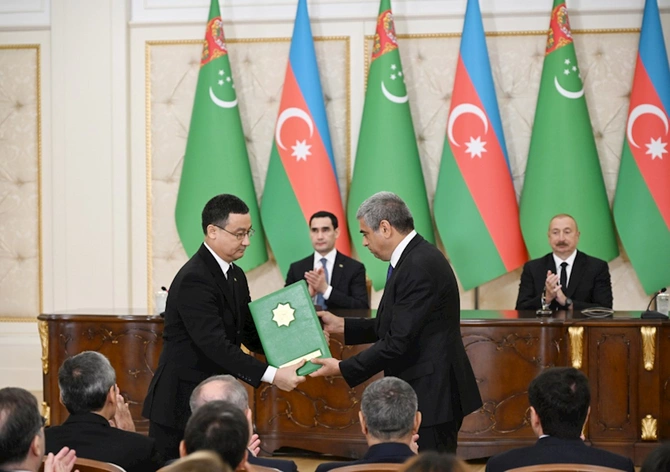 Azərbaycan və Türkmənistan 12 sənədi mübadilə etdi — FOTOLAR (YENİLƏNİB)