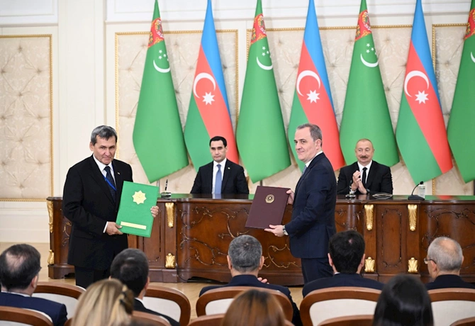 Azərbaycan və Türkmənistan 12 sənədi mübadilə etdi — FOTOLAR (YENİLƏNİB)