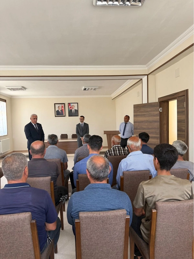 Milli Məclisin deputatı Vüqar Rəhimzadə Culfada seçiciləri ilə növbəti görüşlərini keçirib — FOTOLAR Milli Məclisin deputatı Vüqar Rəhimzadə Culfada seçiciləri ilə növbəti görüşlərini keçirib — FOTOLAR