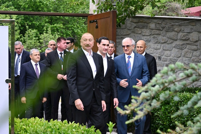 Bülbülün ev-muzeyinə getdilər — FOTOLAR