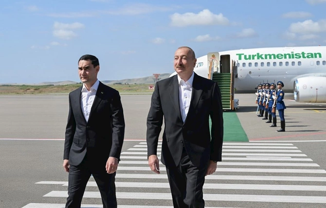 Prezident Sərdar Berdiməhəmmədovu Füzulidə qarşıladı — FOTOLAR