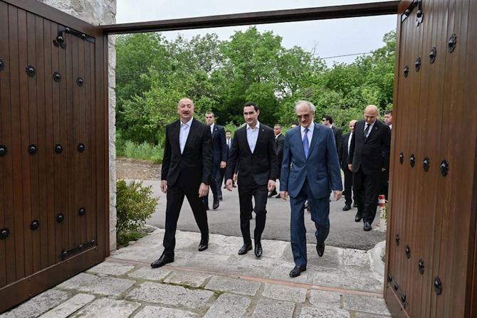 Bülbülün ev-muzeyinə getdilər — FOTOLAR