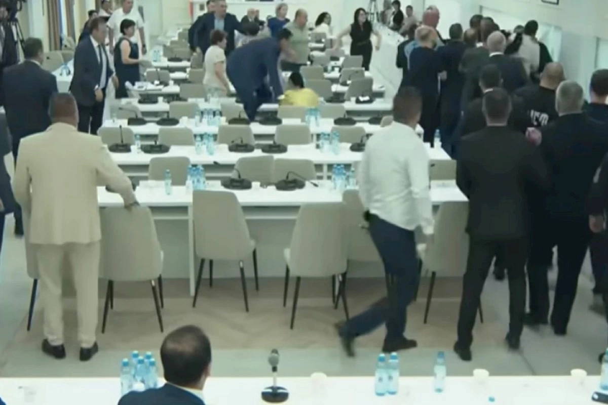 İrəvanda iqtidarla müxalifətin davası düşdü — VİDEO/FOTO