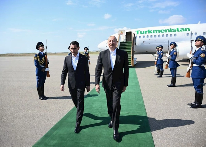 Prezident Sərdar Berdiməhəmmədovu Füzulidə qarşıladı — FOTOLAR