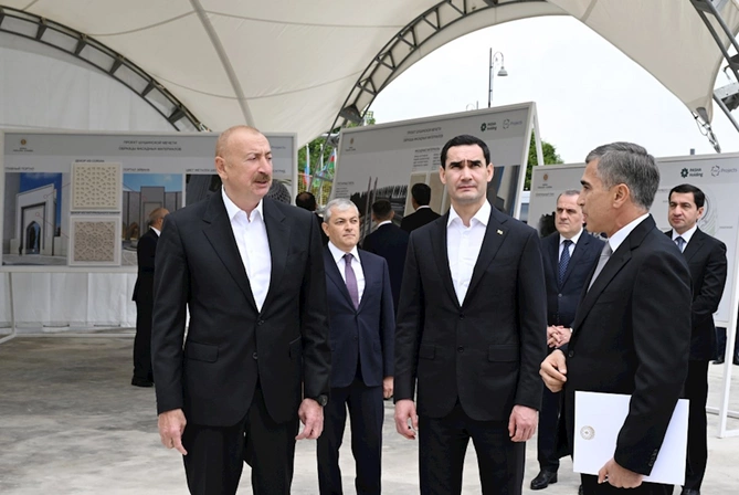 Şuşa məscidində tikinti işləri ilə tanış oldular — FOTOLAR Şuşa məscidində tikinti işləri ilə tanış oldular — FOTOLAR