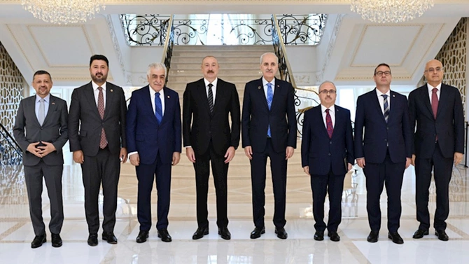 Prezident TBMM sədrinin rəhbərlik etdiyi nümayəndə heyətini qəbul etdi — FOTOLAR Prezident TBMM sədrinin rəhbərlik etdiyi nümayəndə heyətini qəbul etdi — FOTOLAR