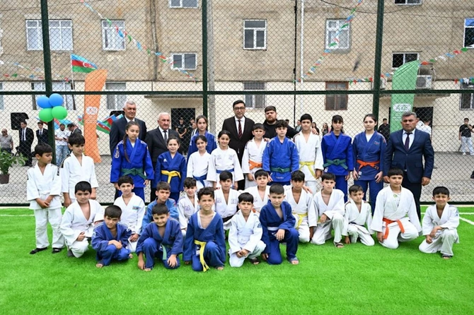 “Sağlam məhəllə” layihəsi çərçivəsində yeni idman zonaları istifadəyə verilib — FOTOLAR