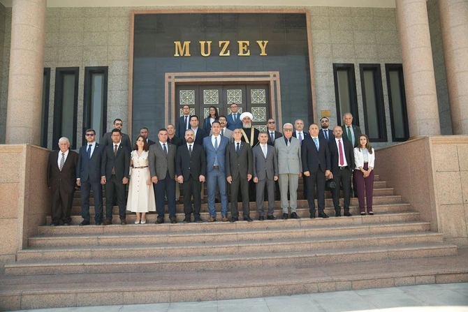 Türkman QHT-lərinin nümayəndələri Heydər Əliyevin abidəsini və Muzeyini ziyarət etdi — FOTOLAR
