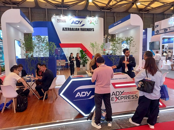 ADY beynəlxalq nəqliyyat sərgisində Azərbaycanın tranzit və logistika imkanlarını təqdim edir — FOTOLAR ADY beynəlxalq nəqliyyat sərgisində Azərbaycanın tranzit və logistika imkanlarını təqdim edir — FOTOLAR
