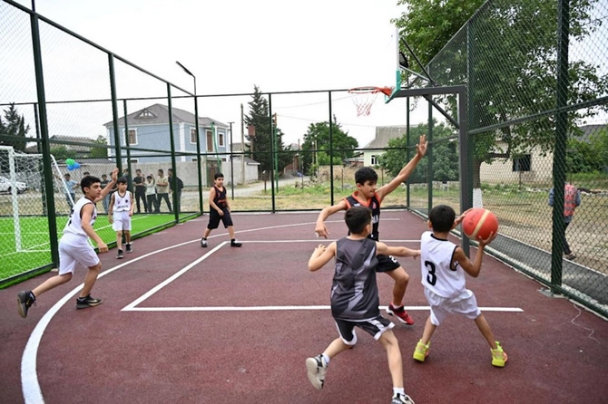“Sağlam məhəllə” layihəsi çərçivəsində yeni idman zonaları istifadəyə verilib — FOTOLAR