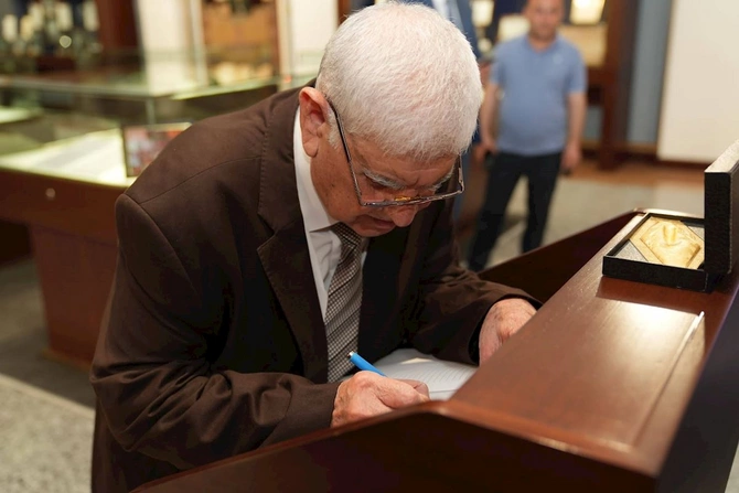 Türkman QHT-lərinin nümayəndələri Heydər Əliyevin abidəsini və Muzeyini ziyarət etdi — FOTOLAR