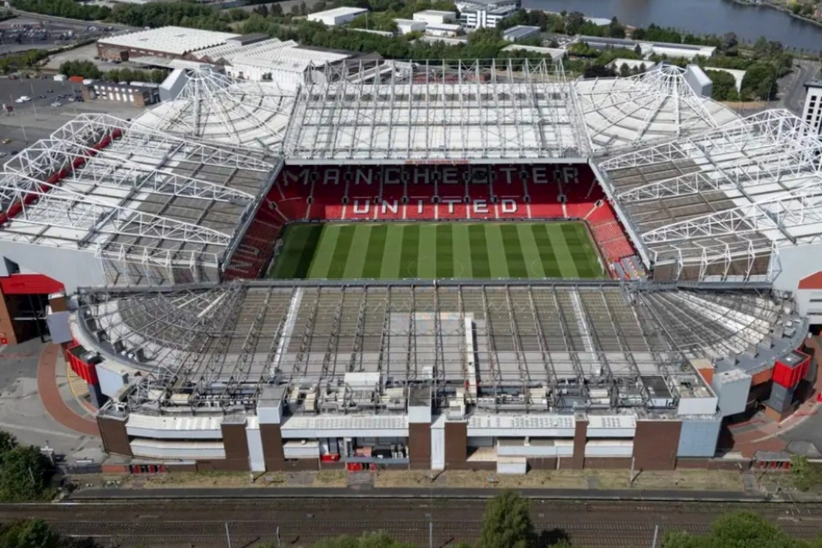 “Mançester Yunayted” 100 minlik yeni stadion üçün torpaq sahəsi alıb