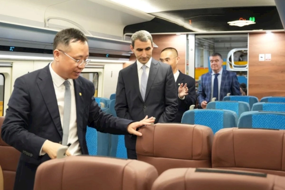 ADY Çin şirkətlərindən yeni sərnişin qatarları və vaqonları almağı planlaşdırır — FOTOLAR