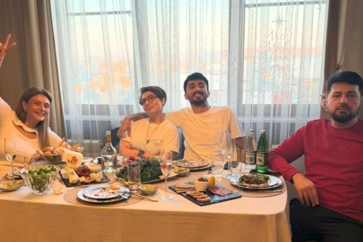 İllər sonra bir araya gəldilər — FOTOLAR