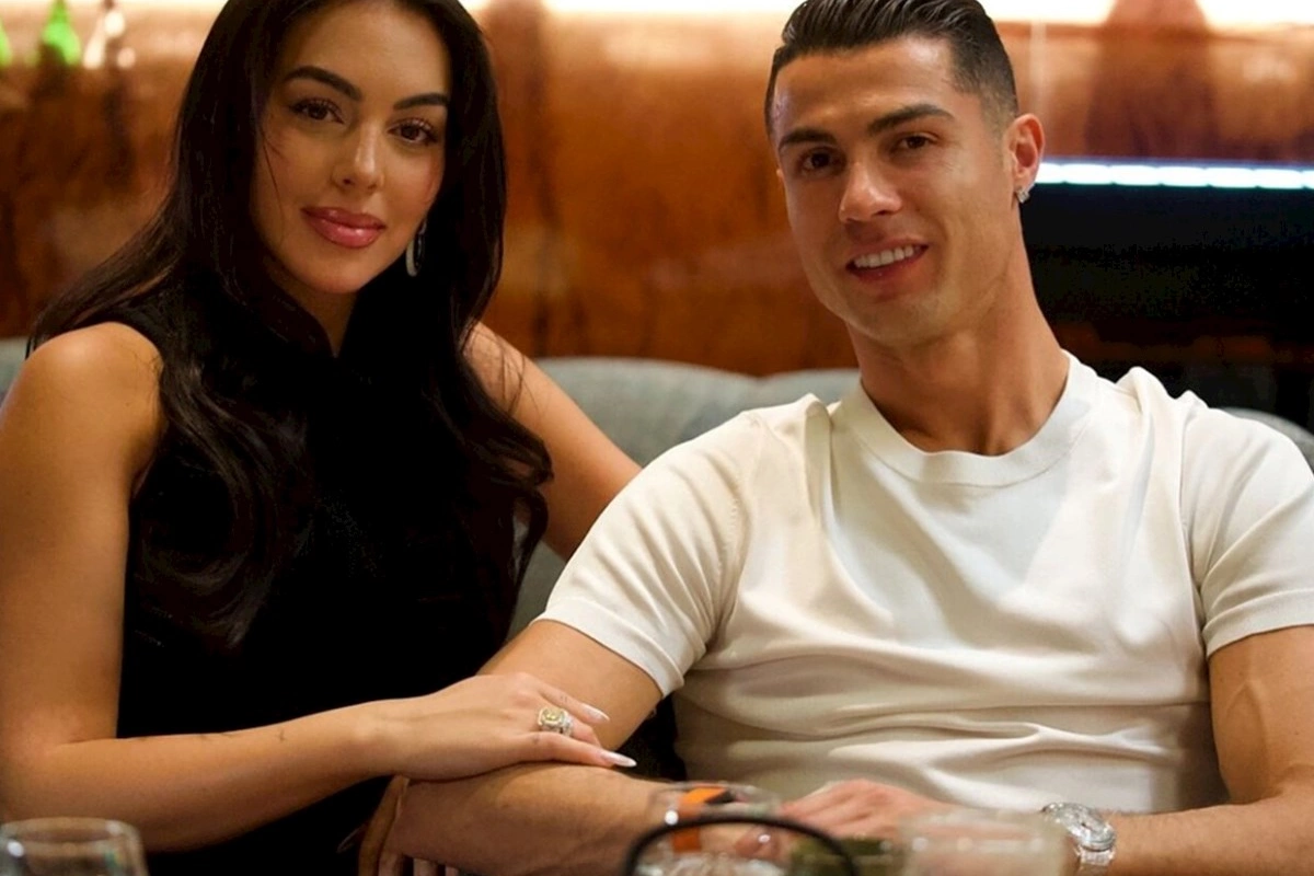 Nişanlısı Ronaldonun neçə yaşına qədər futbol oynayacağını açıqladı