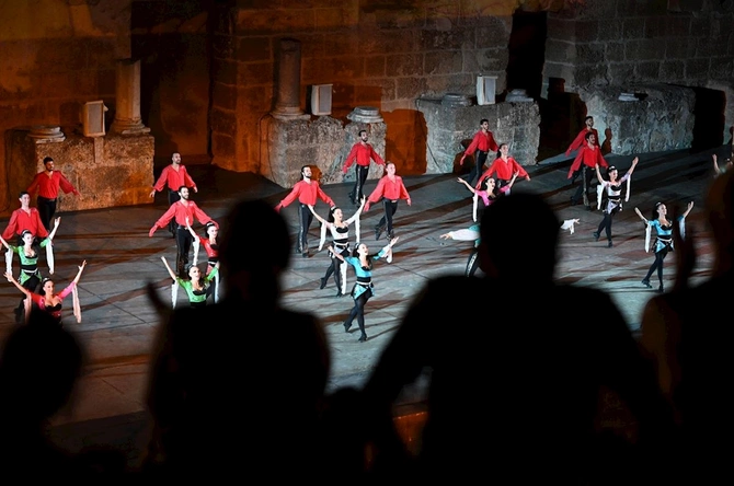 Türkiyənin qədim şəhərlərində unudulmaz opera və balet gecələri — FOTOLAR Türkiyənin qədim şəhərlərində unudulmaz opera və balet gecələri — FOTOLAR