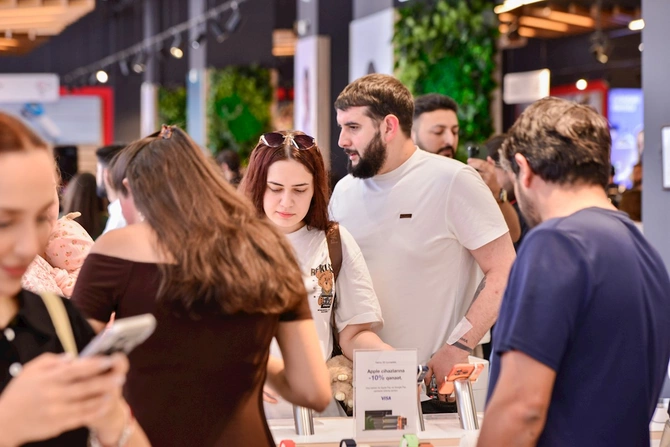 Qafqazın ilk rəsmi “Apple Shop”u “Kontakt”da fəaliyyətə başladı — Apple ekosistemi bir məkanda (FOTOLAR)