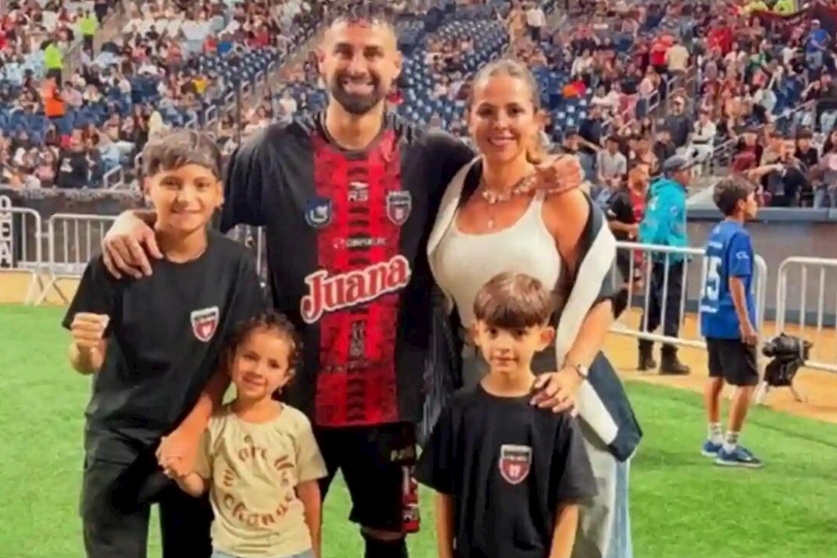 Argentinalı futbolçu ailəsini zəlzələdə itirdi